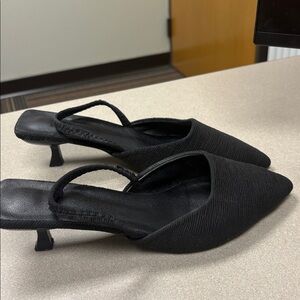 Elegant Black Slingback Kitten Heels